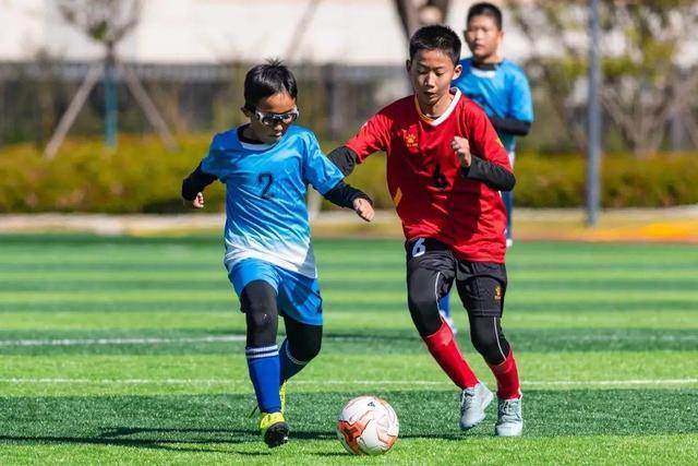 半场战报：新鹏城与海港0-0踢平，门将均是英雄
